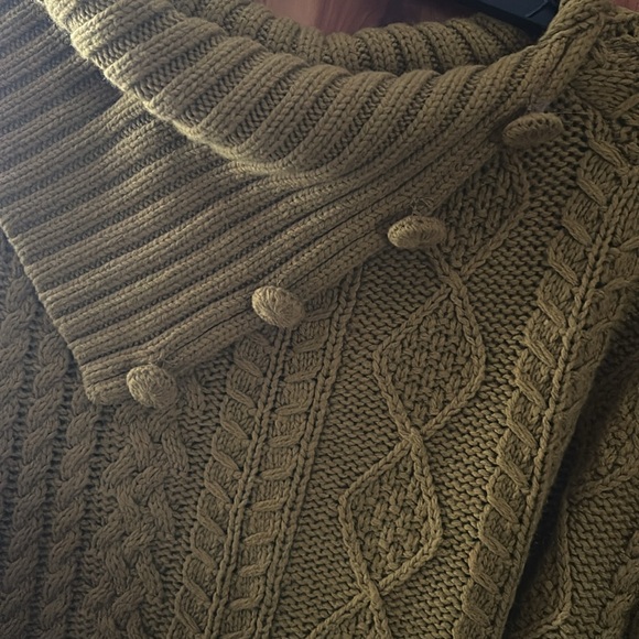 Poncho - Picture 2 of 3